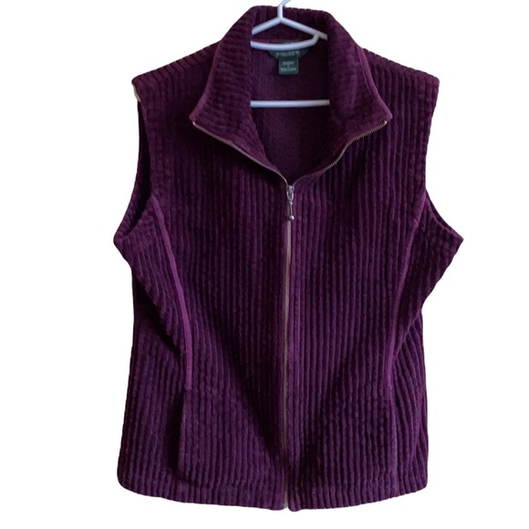Woolrich Women’s Kinsdale Corduroy Vest in Blackberry/Purple - size small - Picture 3 of 11